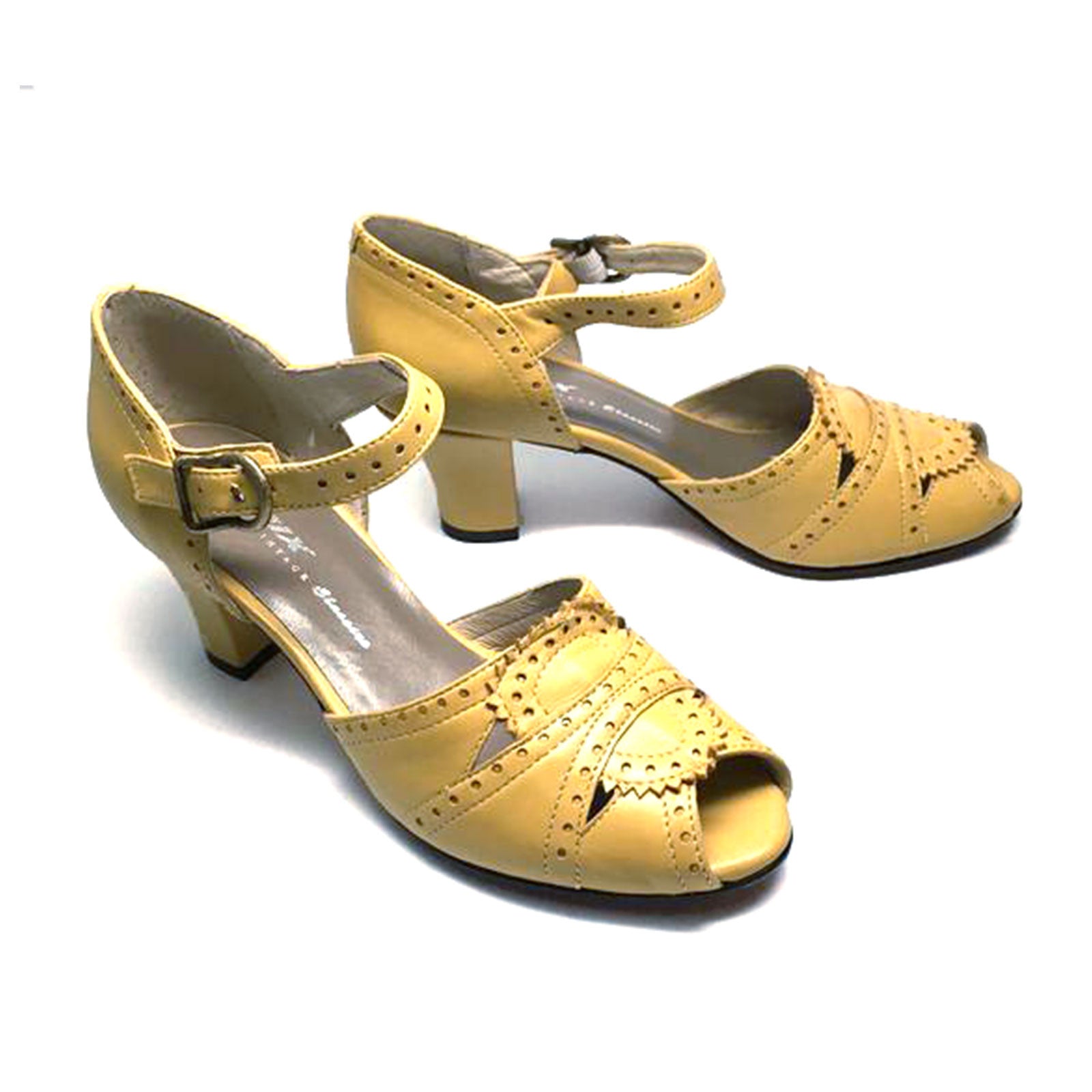 Emily 2.0 – Re-Mix Vintage Shoes