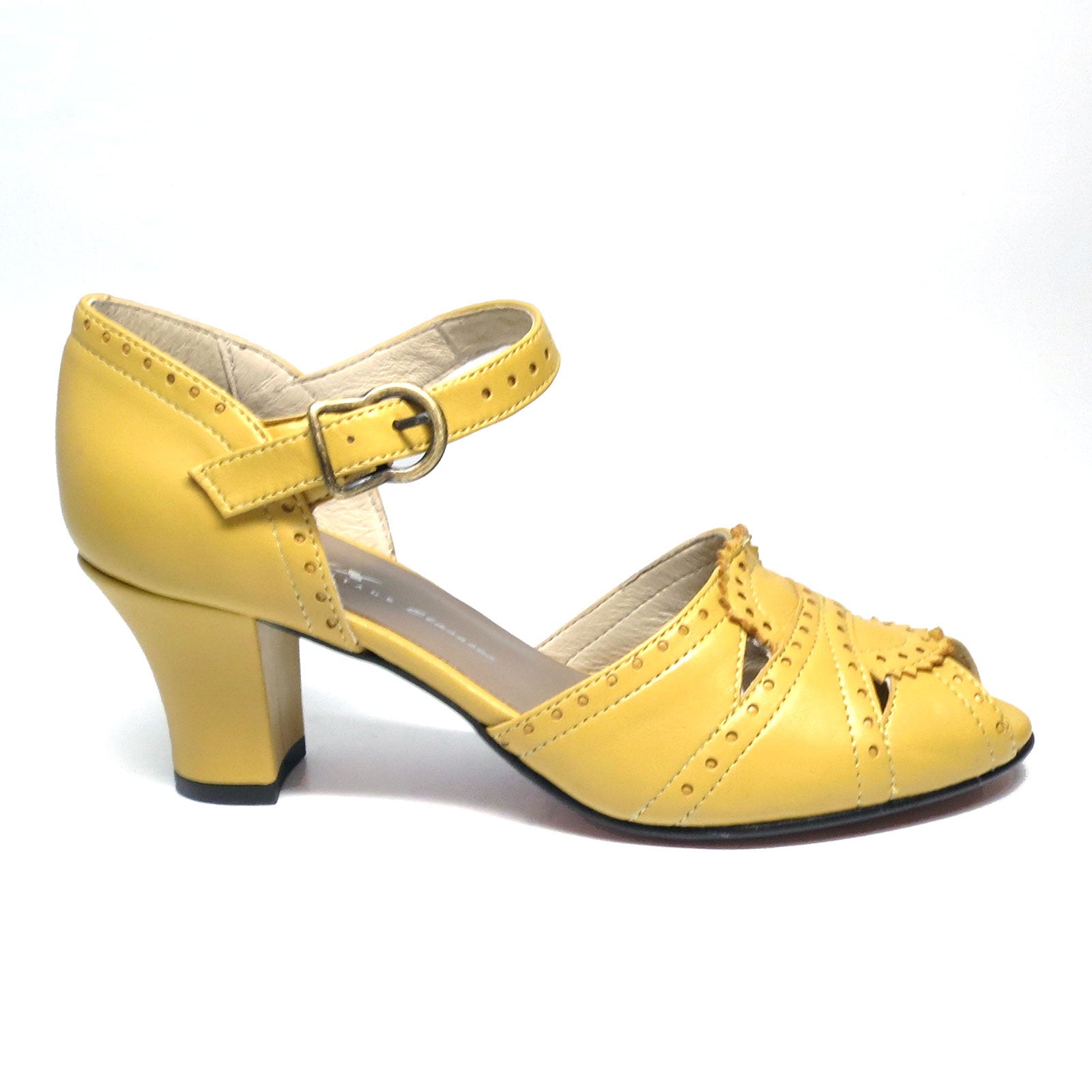 Emily 2.0 – Re-Mix Vintage Shoes
